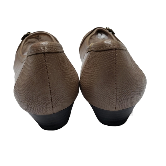 Life Stride | Brown Round Almond Toe Slip On Cushioned Wedge Flats Women's 6 - Picture 6 of 12